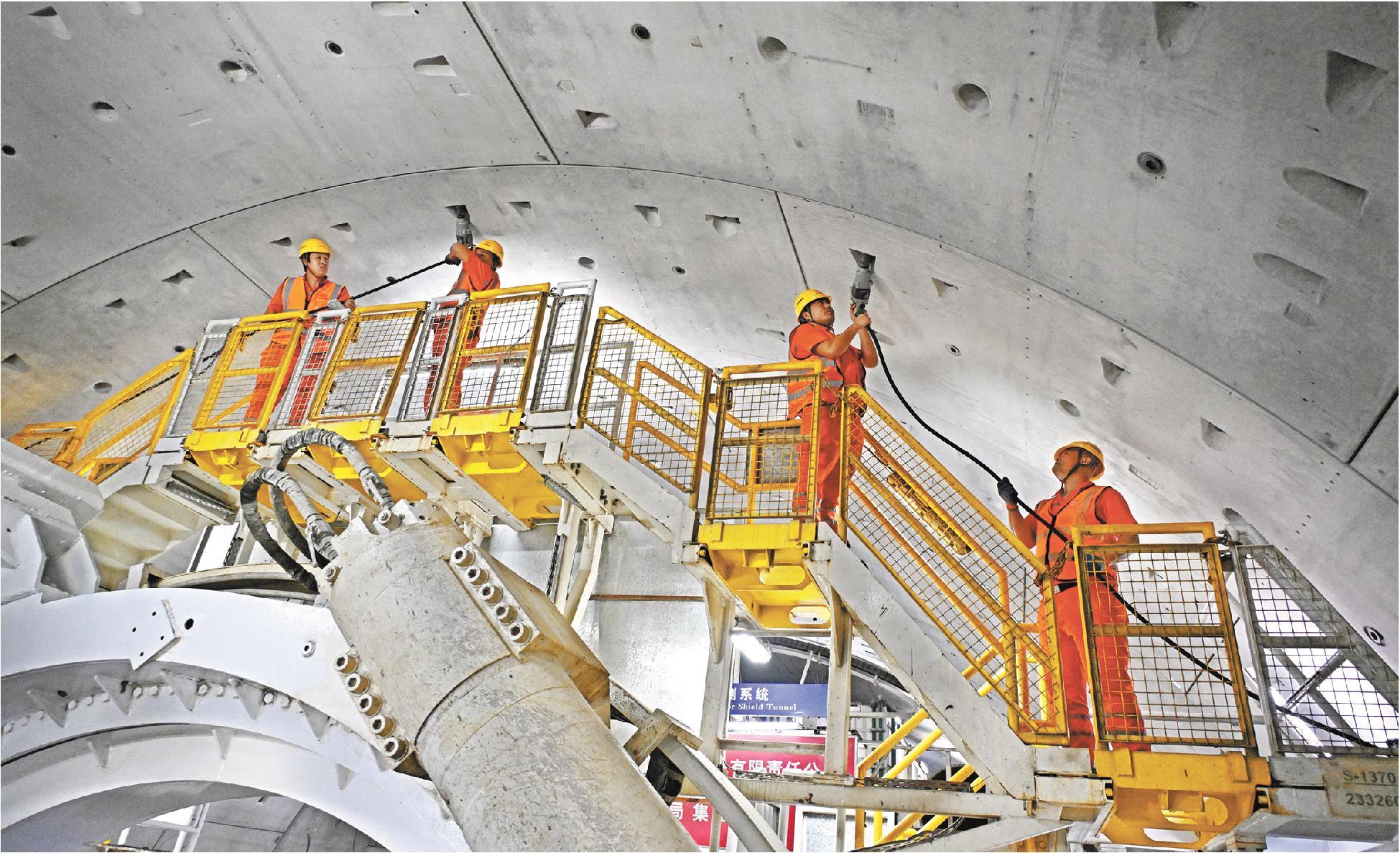 胶州湾第二隧道盾构掘进破3000米